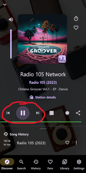 Screenshot of Radiophonia v0.8.0 prev/next channel buttons